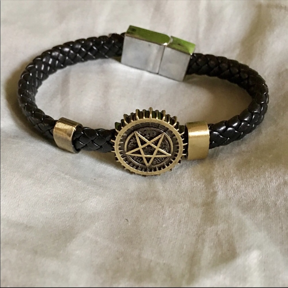 *NWT* Black Butler Kuroshitsuji Pentagram Bracelet